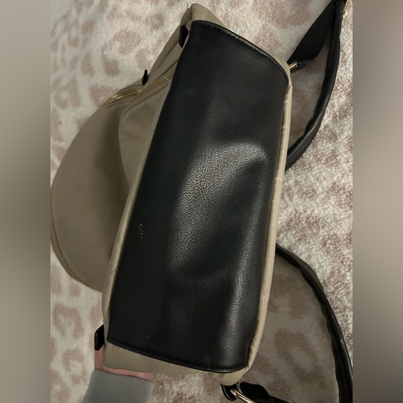 Small tan backpack! - Picture 4 of 10